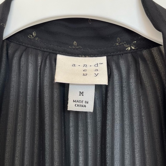 * Black Blouse with Gold Print * - Picture 6 of 11